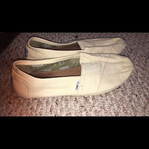 TOMS Classic Slip-ons