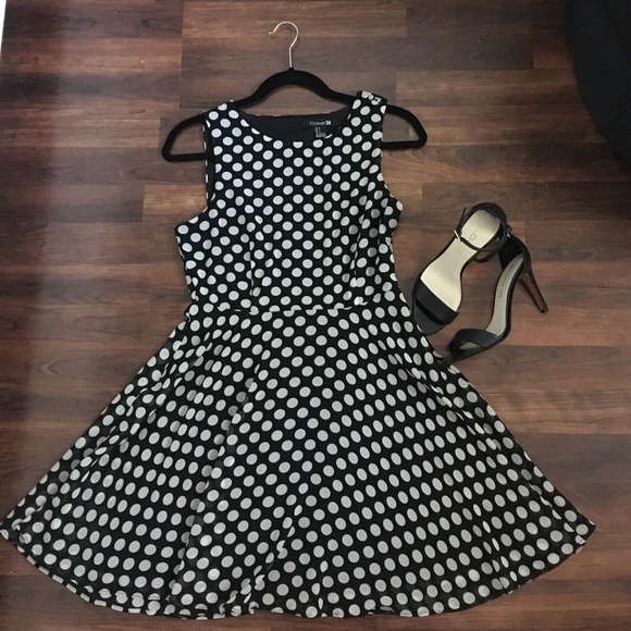 Black and White Polka Dot Dress - Picture 1 of 5