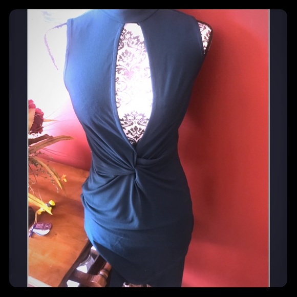 🌟Gorgeous dress with keyhole back small🌟 - Picture 3 of 7