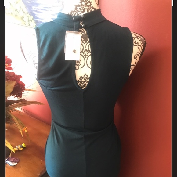 🌟Gorgeous dress with keyhole back small🌟 - Picture 5 of 7