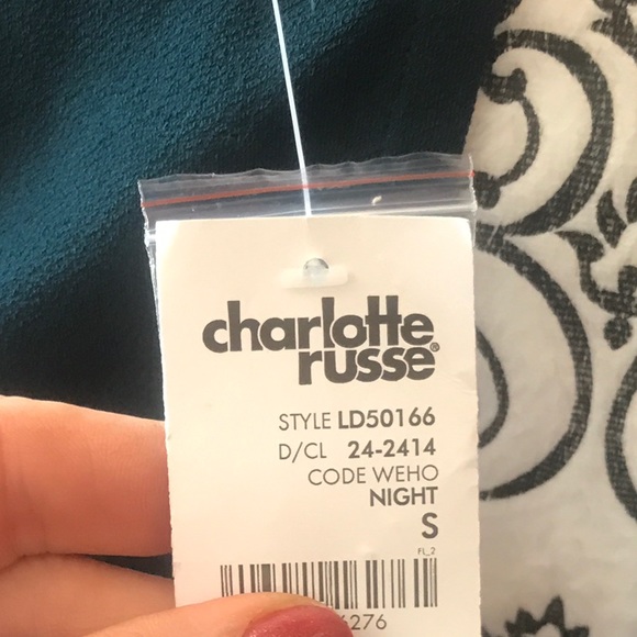 🌟Gorgeous dress with keyhole back small🌟 - Picture 7 of 7