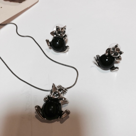 Earrings and necklace   high quality - Picture 1 of 2