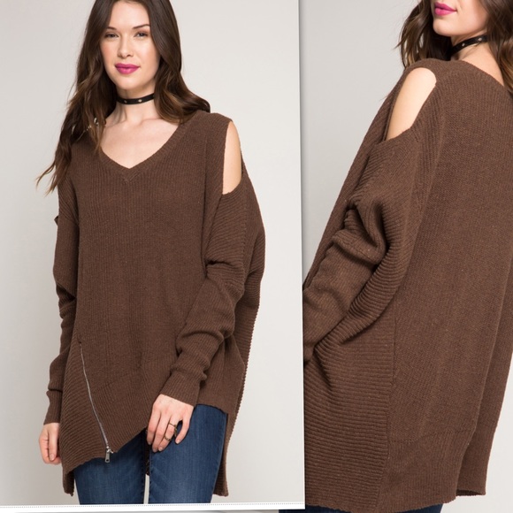 COLD SHOULDER SWEATER W/ FRONT ZIPPER - Picture 2 of 5