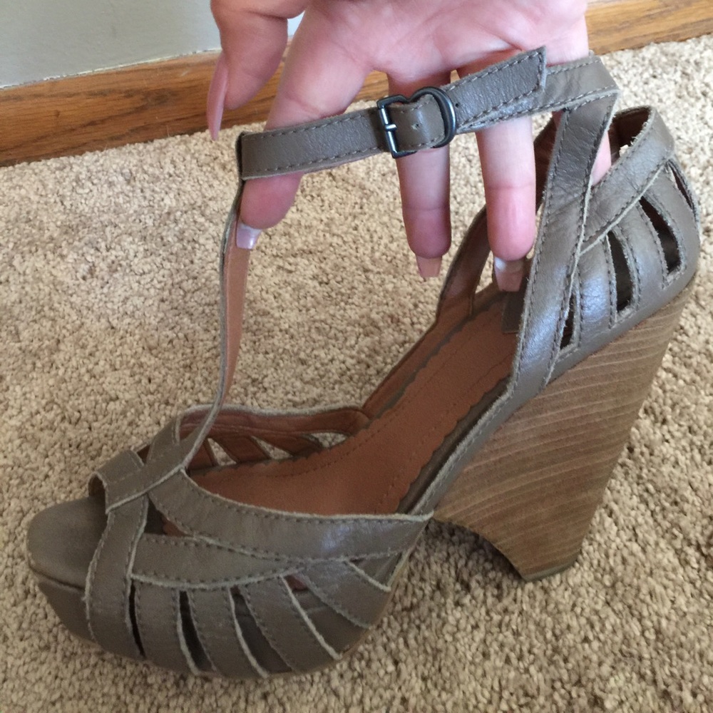 Taupe wedge heel