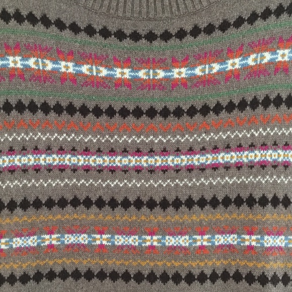 Tommy Hilfiger Tops - Colorful Fall Short-sleeve Sweater Tommy Hilfiger Tops - Colorful Fall Short-sleeve Sweater