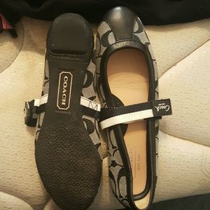 Women's shoes