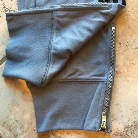 VS PINK ZIPPER GYM PANT - Picture 2 of 4