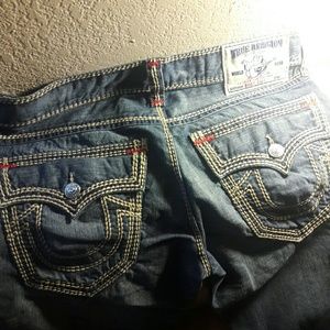 Never worn sz 32 mega t true religion jeans