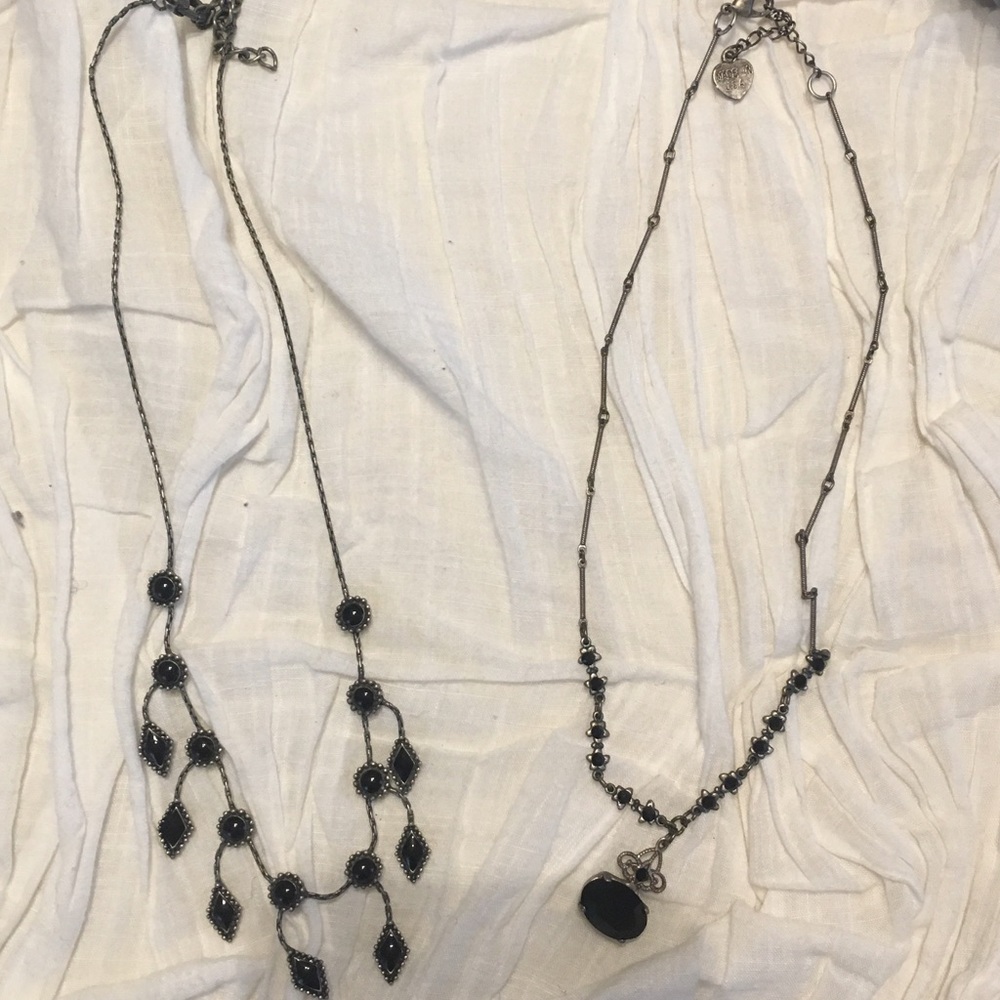 Set of two black necklaces