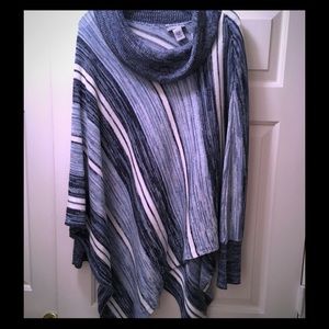 Beautiful Sweater w/ Sleeves & Decorative Hemline.