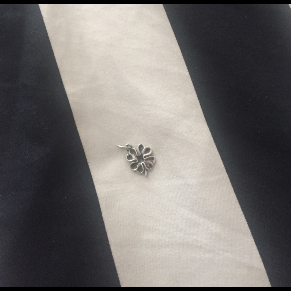 Four leaf clover charm