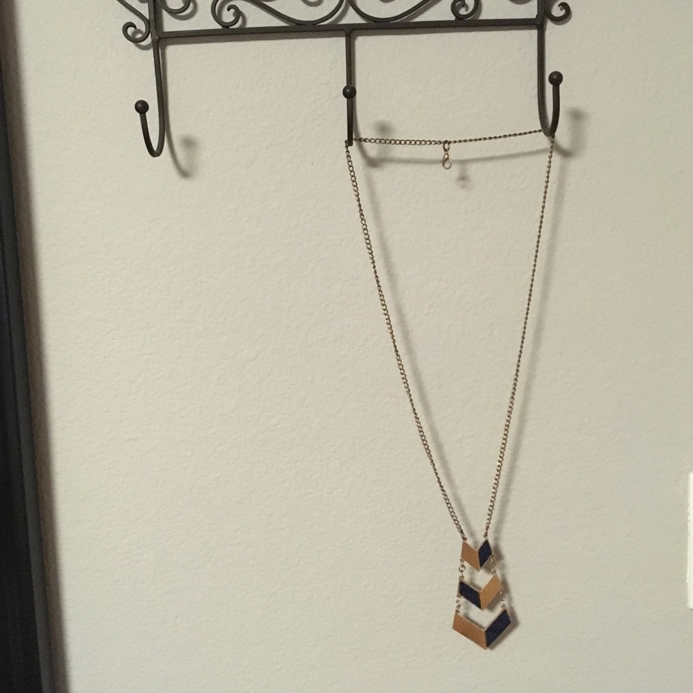 Arrow necklace