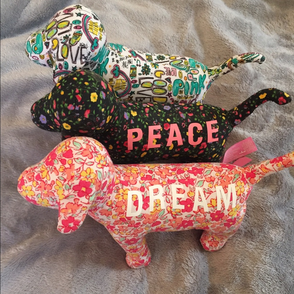Victoria's Secret Pink dogs
