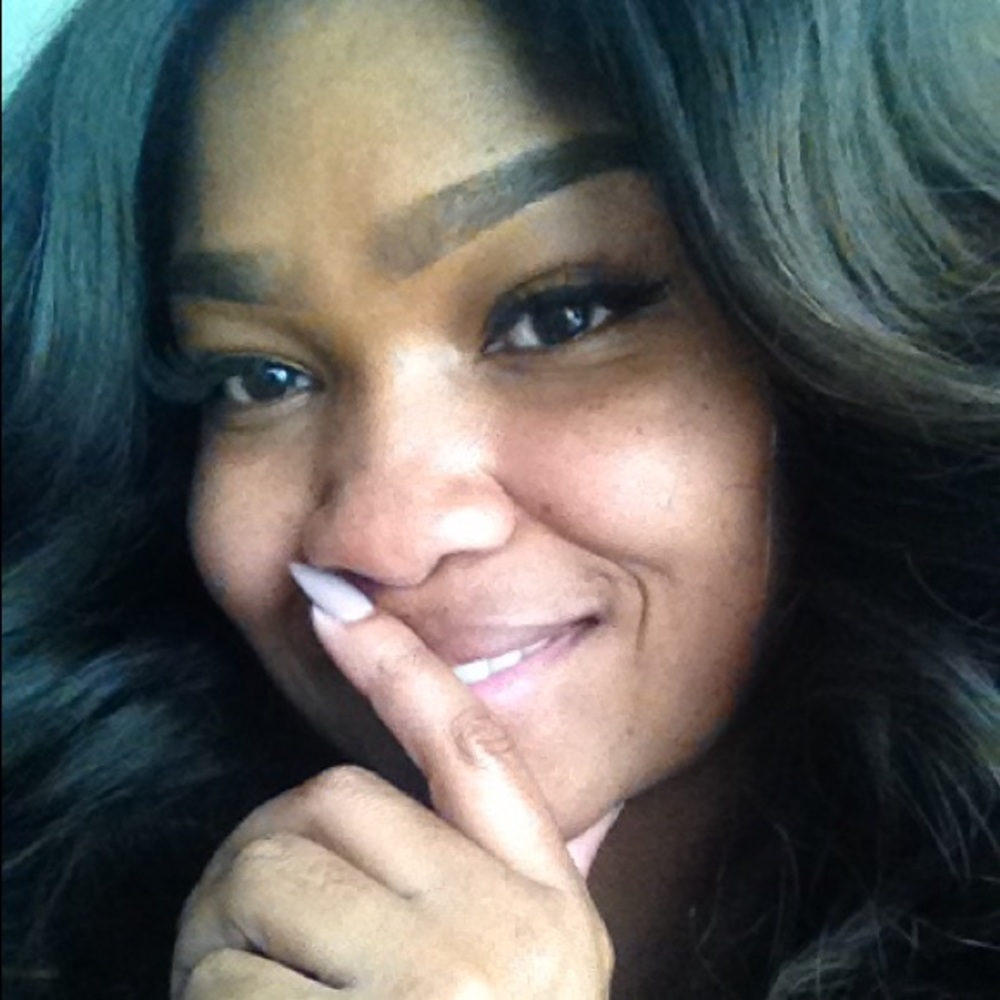 Meet your Posher, Angela