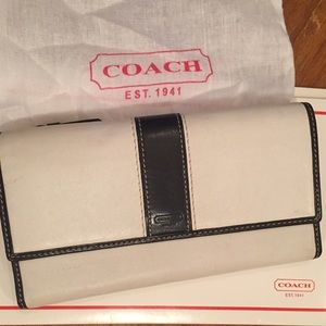 Authentic Coach Leather Wallet. Ivory w/Brown Trim