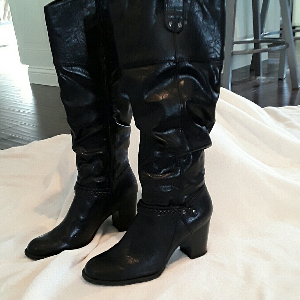 Heeled boots