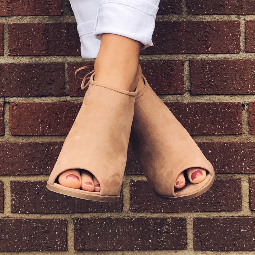 LAST PAIR! 🌸Peep Toe Sandal Booties - Picture 3 of 4
