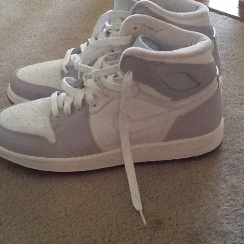 White Nike Air high top sneakers