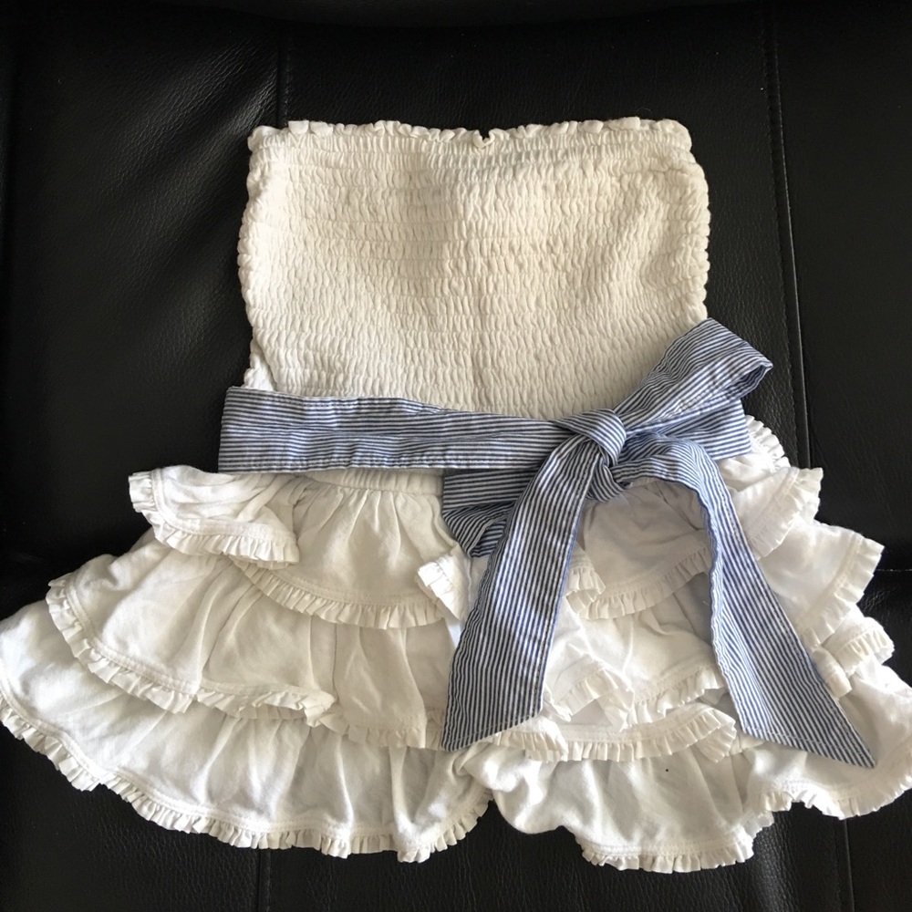 A&F white ruffled tube top with belt