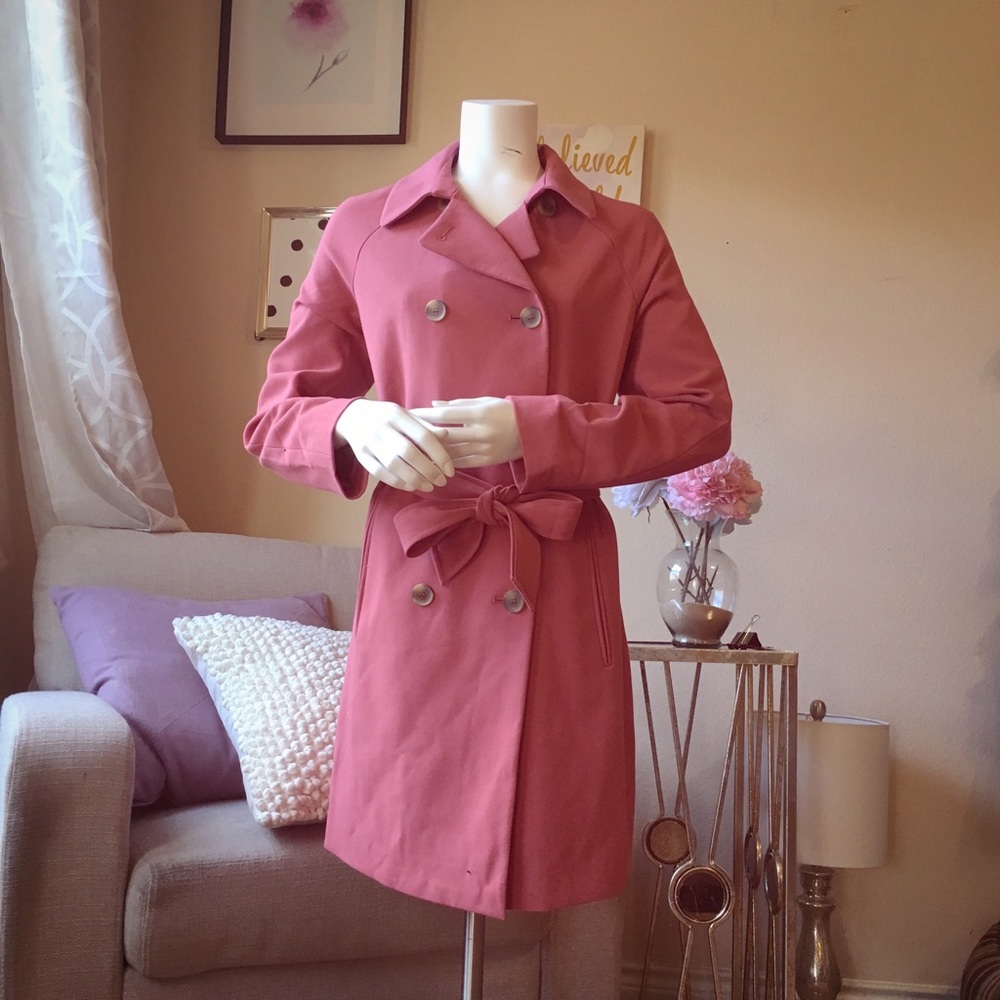 🖤Ann Taylor Factory Cranberry Trench🖤