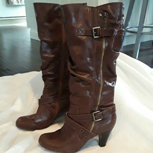 Heeled boots