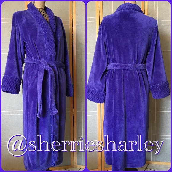 Charlotte Other - Vivid Blue Luxuriously Soft Robe Size Large 🦋
