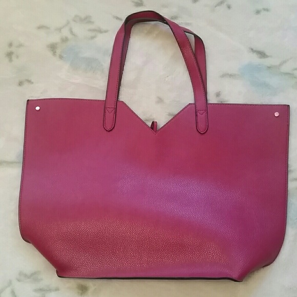 Fuscia tote bag with tassel NEW! Neiman Marcus - Picture 2 of 5