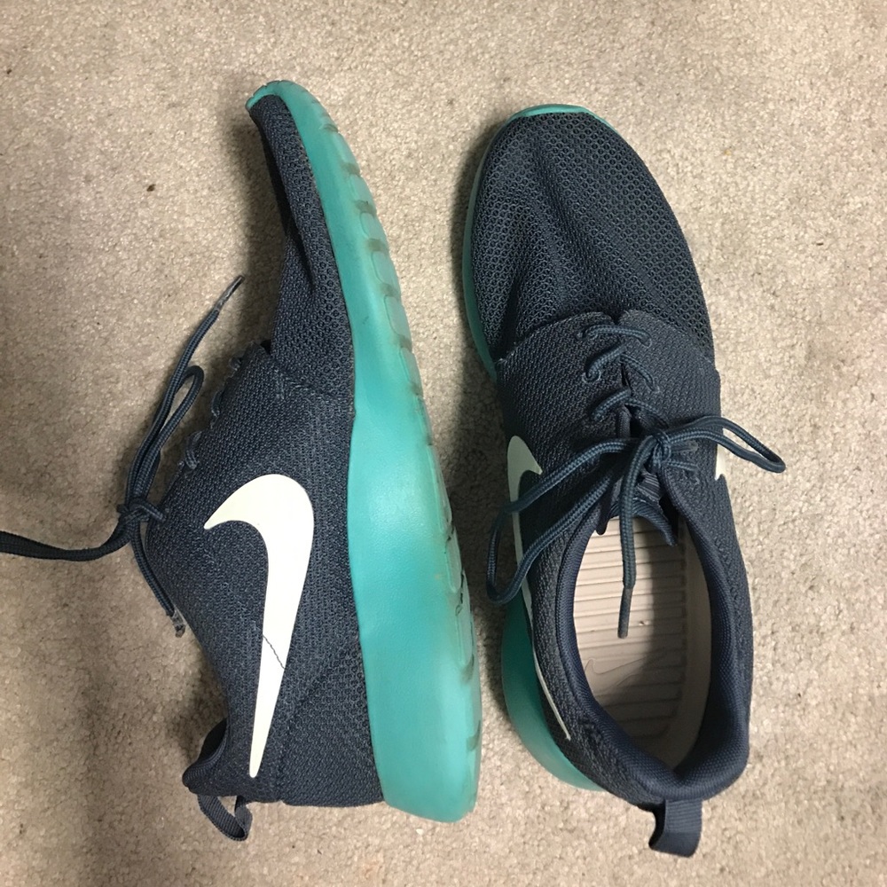 Nike roshes