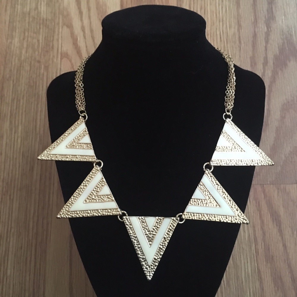 Amrita Singh Ivory & Gold Noho Bib Becklace