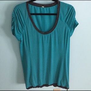 EUC Lululemon top