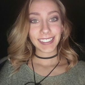 Meet your Posher, Hayley