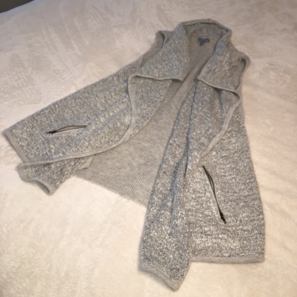 Gray Vest - Picture 2 of 4