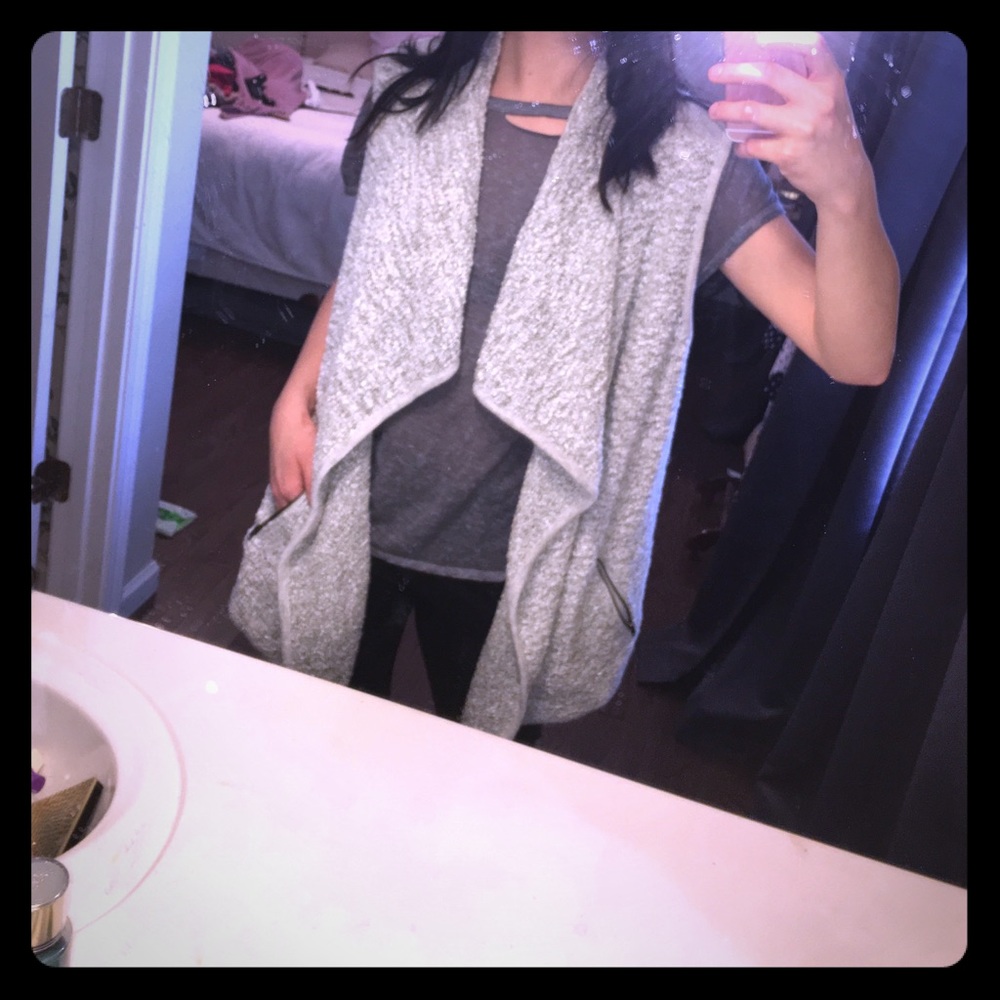 Gray Vest - Picture 3 of 4