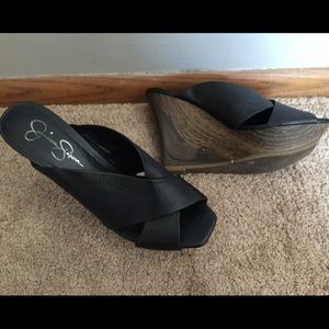 Black wedges