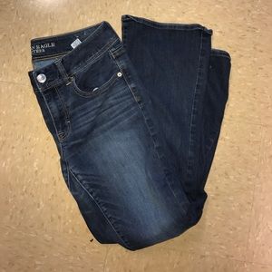 AMERICAN EAGLE SHORT KICKBOOT JEANS