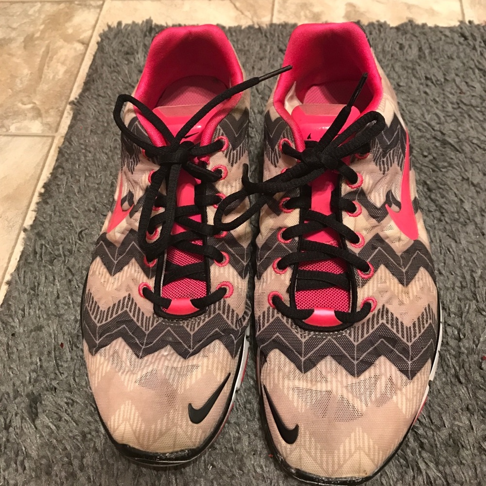 Nike patterned free runs