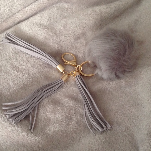 🦋POM POM key chain with 3 Tassels🦋 - Picture 3 of 3