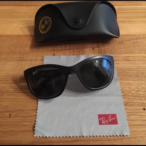 ray ban rb4216 - Picture 1 of 3