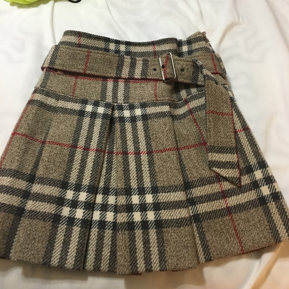 Burberry wool skirt