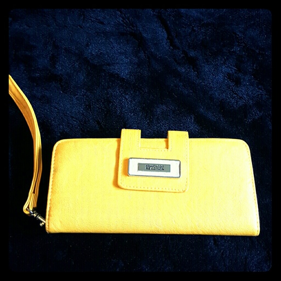 Kenneth Cole Wallet - Picture 1 of 4