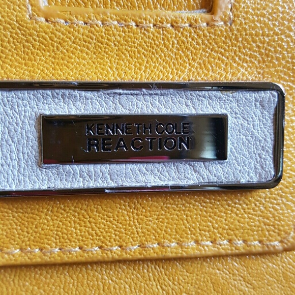 Kenneth Cole Wallet - Picture 2 of 4