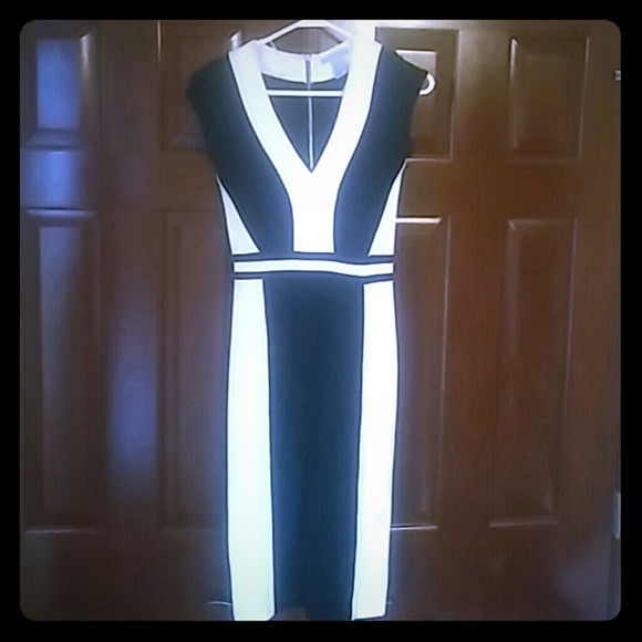 Mid Dress - Picture 1 of 1