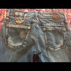 Marlow Distressed Capris 29