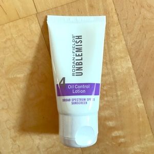 🆕 Rodan + Fields Unblemish Oil Control Lotion