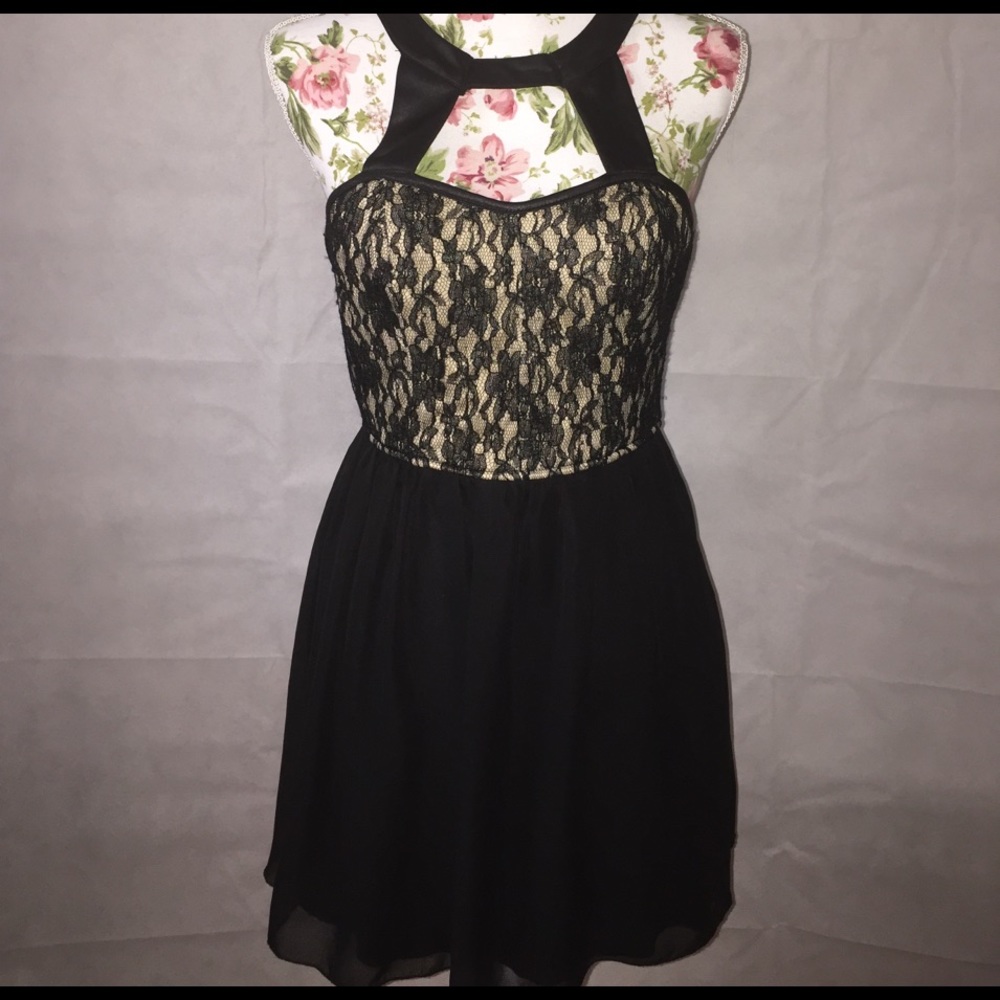 Sheer and lace zip tie side black Windsor dress