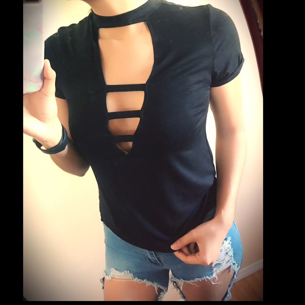 Cut Out Choker Top - Picture 2 of 2