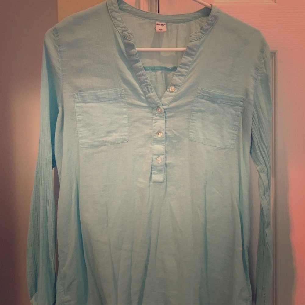 Light blue long sleeved beachy top