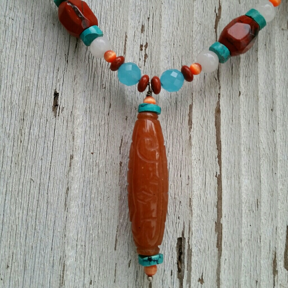 BOOST YOUR ENERGY w/ THIS VIBRANT NECKLACE