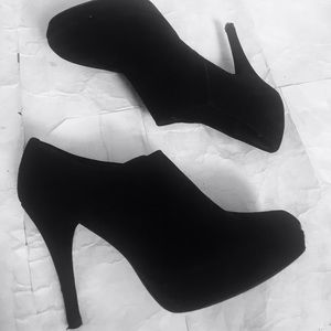 Stuart Weitzman platform booties size 7