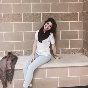 Meet your Posher, Alyssa